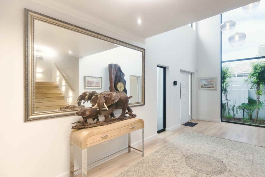 6 Bedroom Property for Sale in Hermanus Heights Western Cape